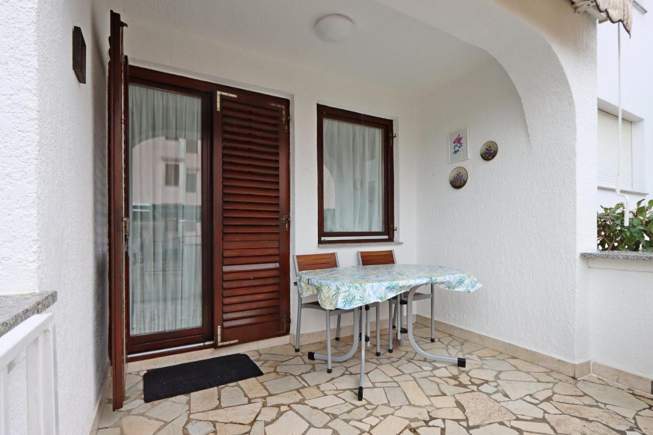 Apartments With A Parking Space Vantacici, Krk - 18476 Malinska Exterior photo