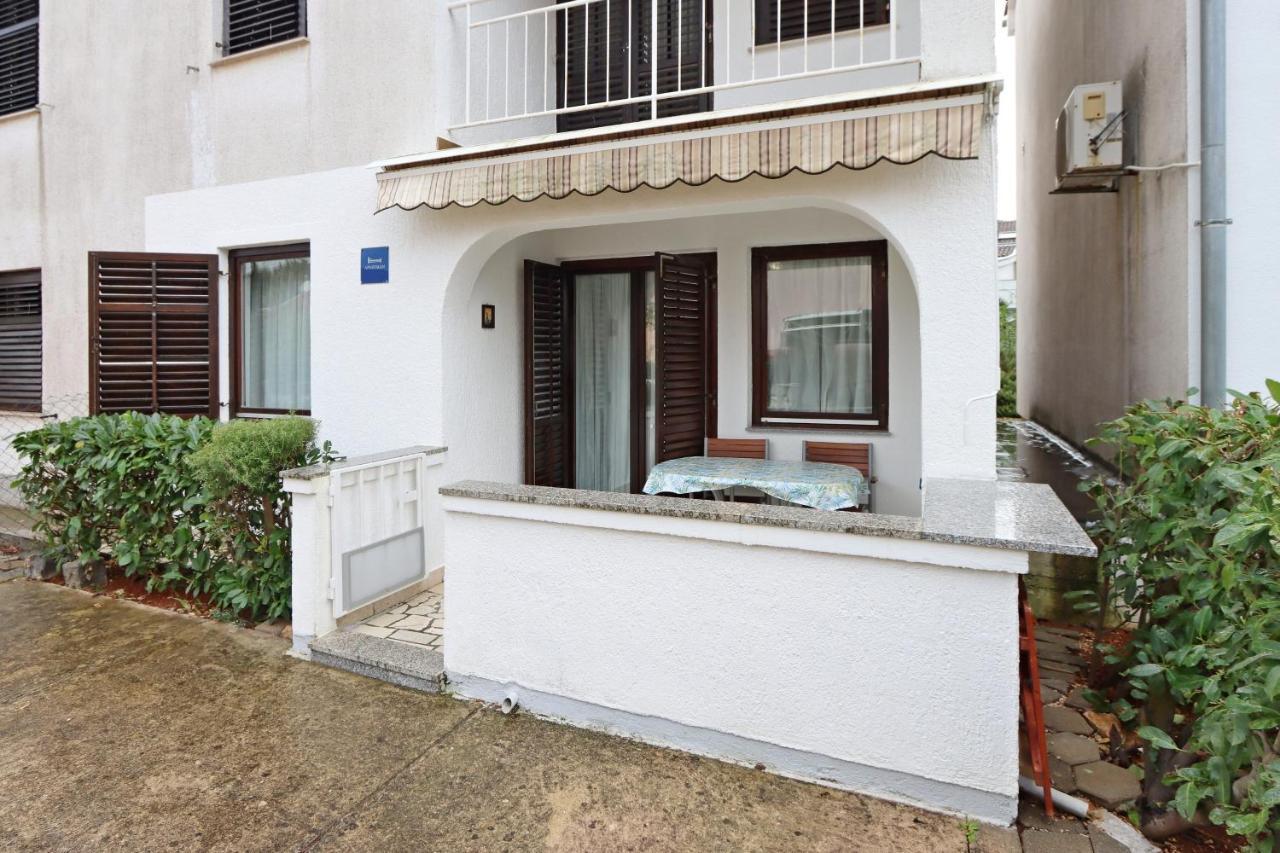 Apartments With A Parking Space Vantacici, Krk - 18476 Malinska Exterior photo
